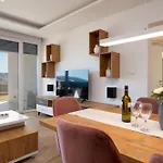 Luxury Giovanni Ii Τρογκίρ
